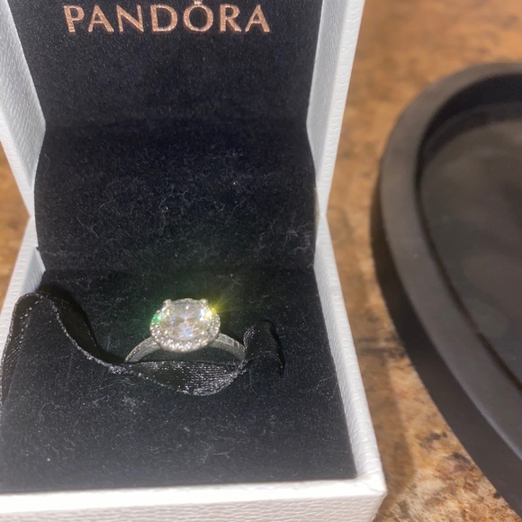 Silver ring - Picture 3 of 7